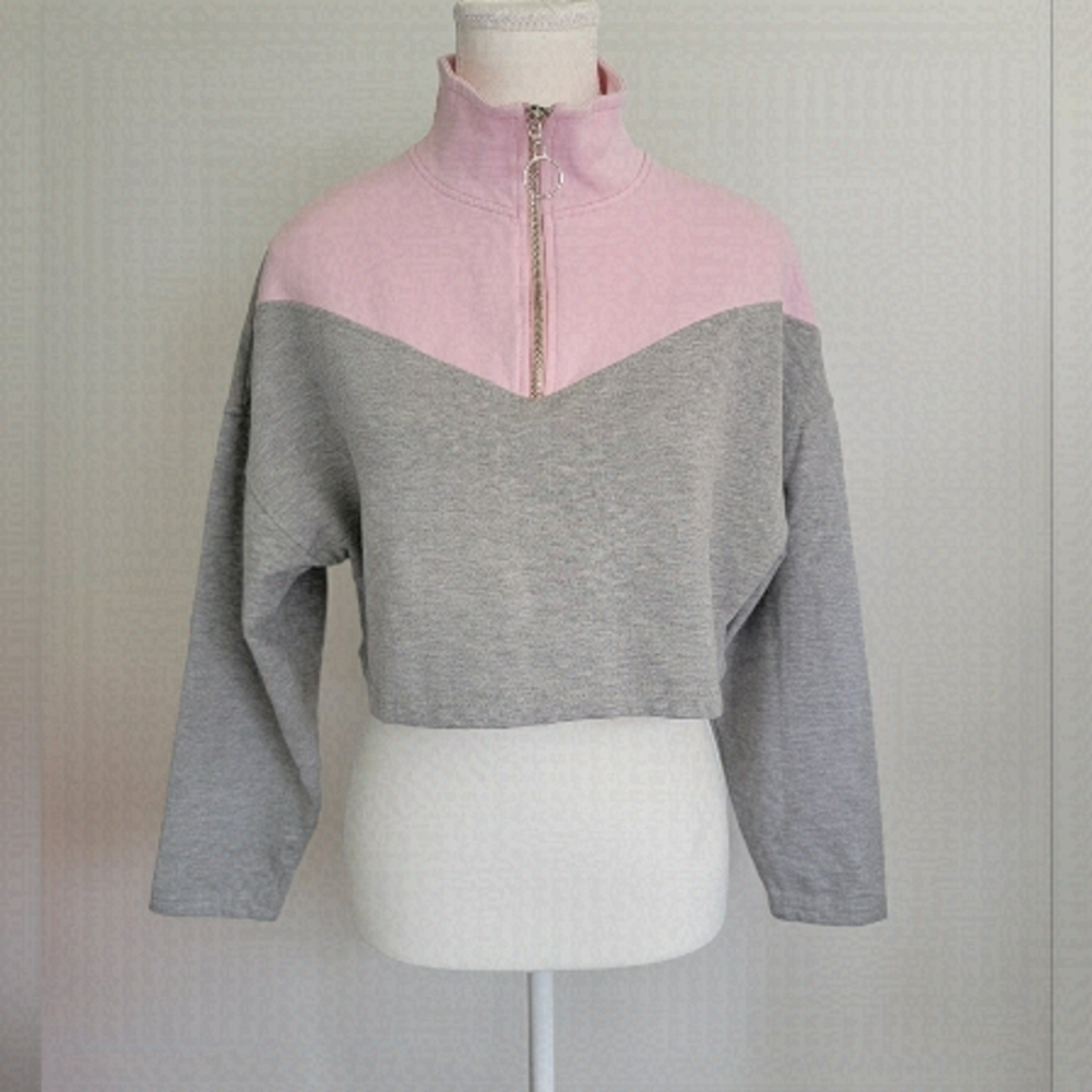 Retro Inspired Pink Colorblock Cropped Pull Over Sweater
